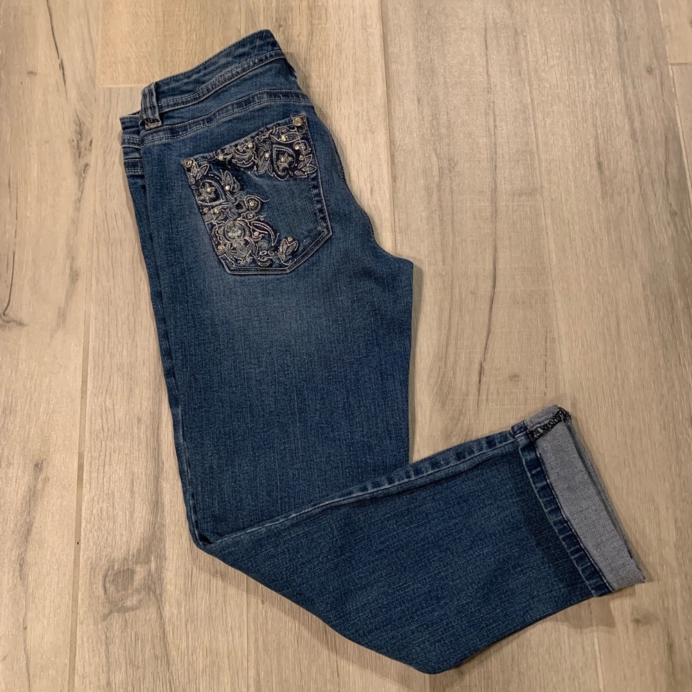 ☀️WHBM- Slim Crop Jeans